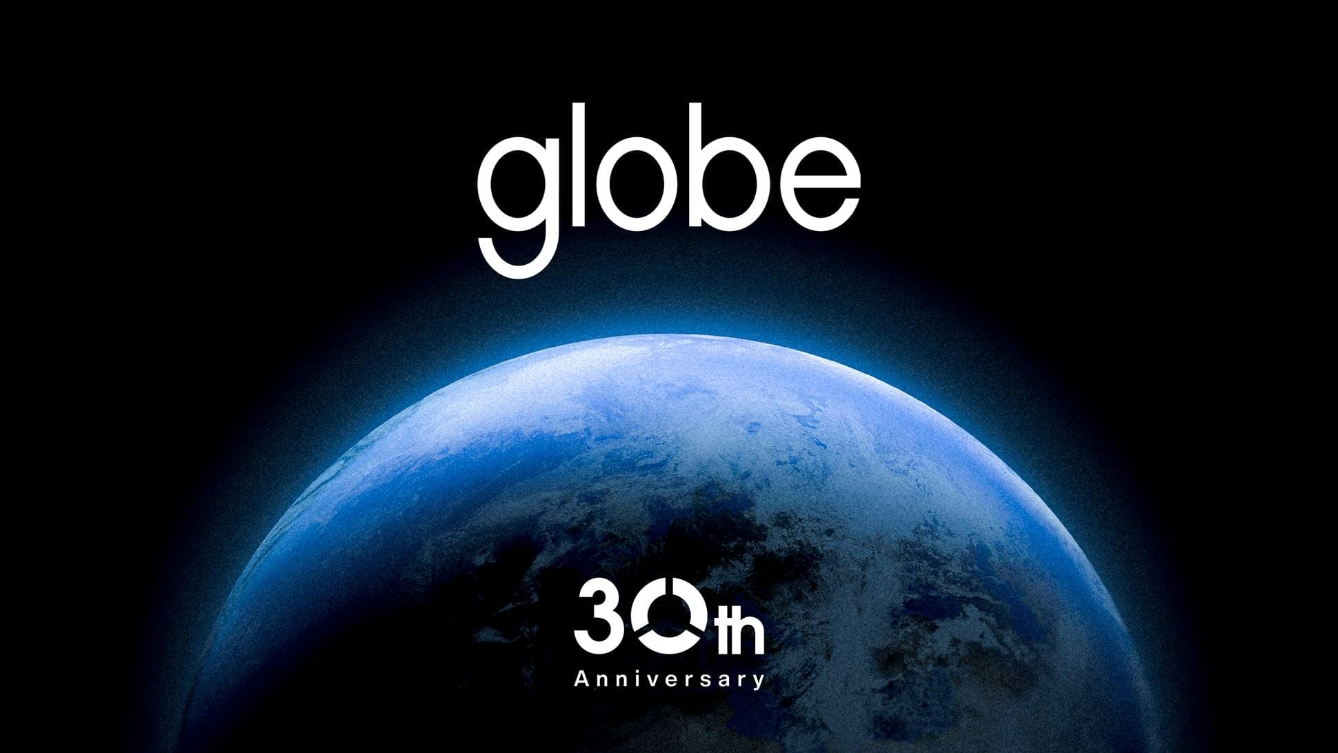 1枚目のスライドの画像。globe 30周年特設サイト